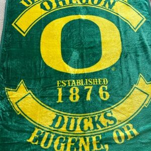 New University of Oregon Throw Blanket Green & Yellow Plush Ducks 60"x78"